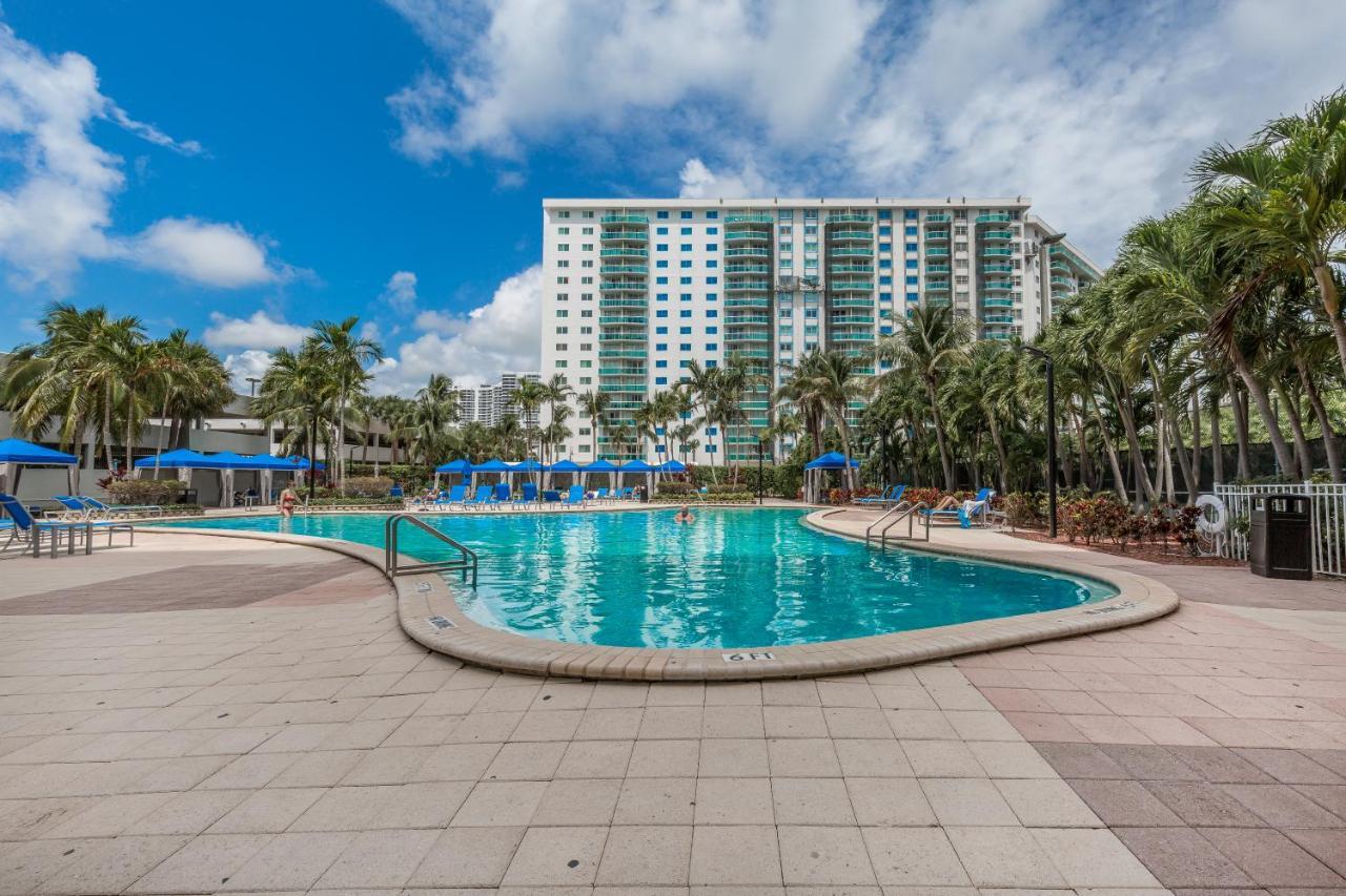 Ocean Reserve Luxury Condos Across From Sunny Isles Beach ميامي بيتش المظهر الخارجي الصورة