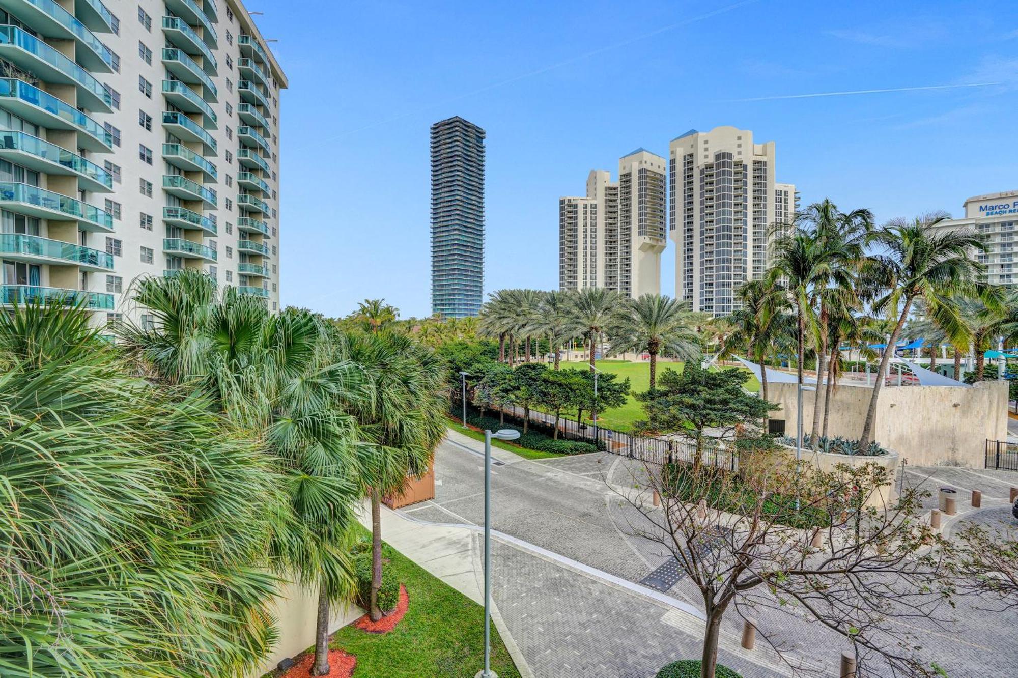Ocean Reserve Luxury Condos Across From Sunny Isles Beach ميامي بيتش المظهر الخارجي الصورة