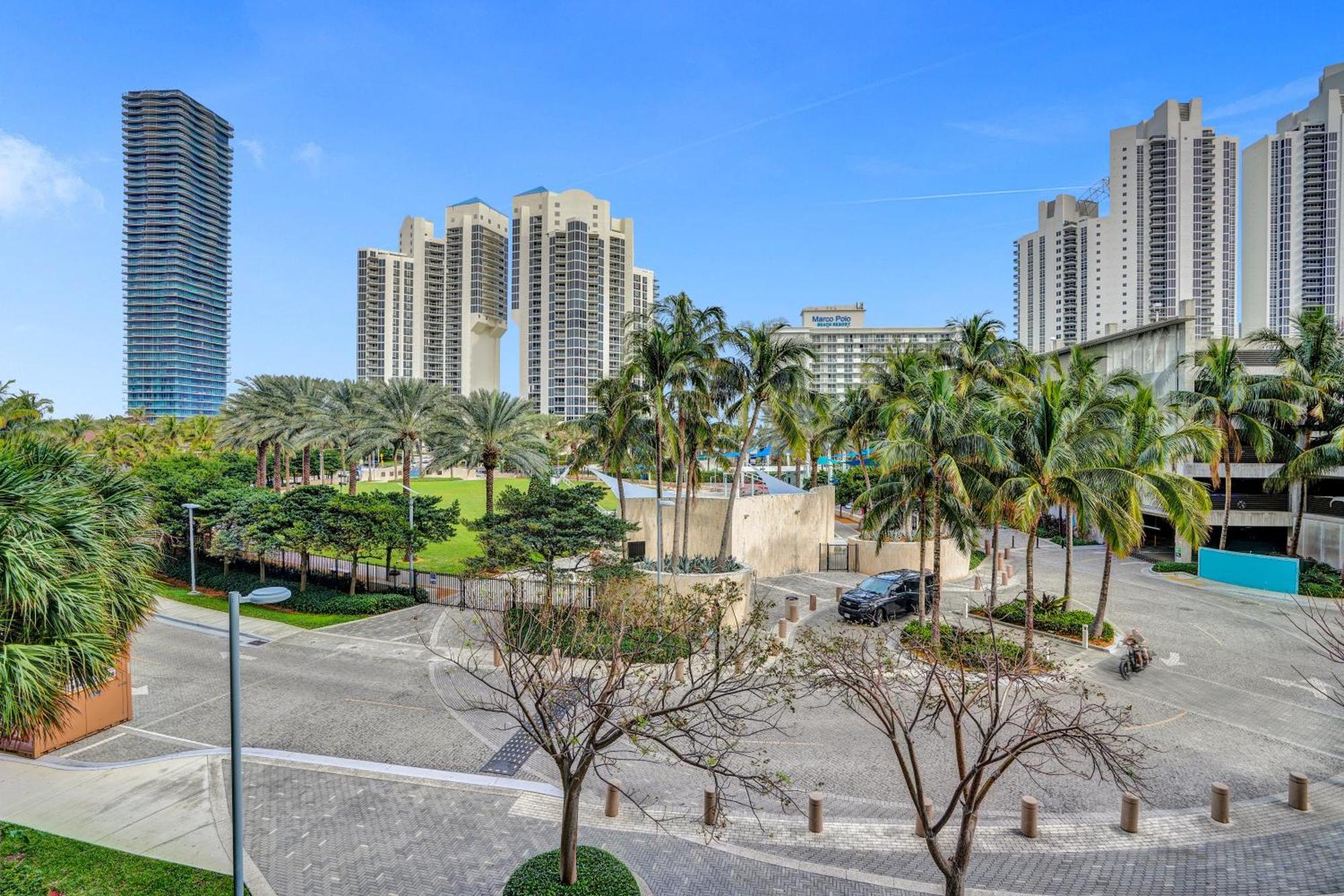 Ocean Reserve Luxury Condos Across From Sunny Isles Beach ميامي بيتش المظهر الخارجي الصورة