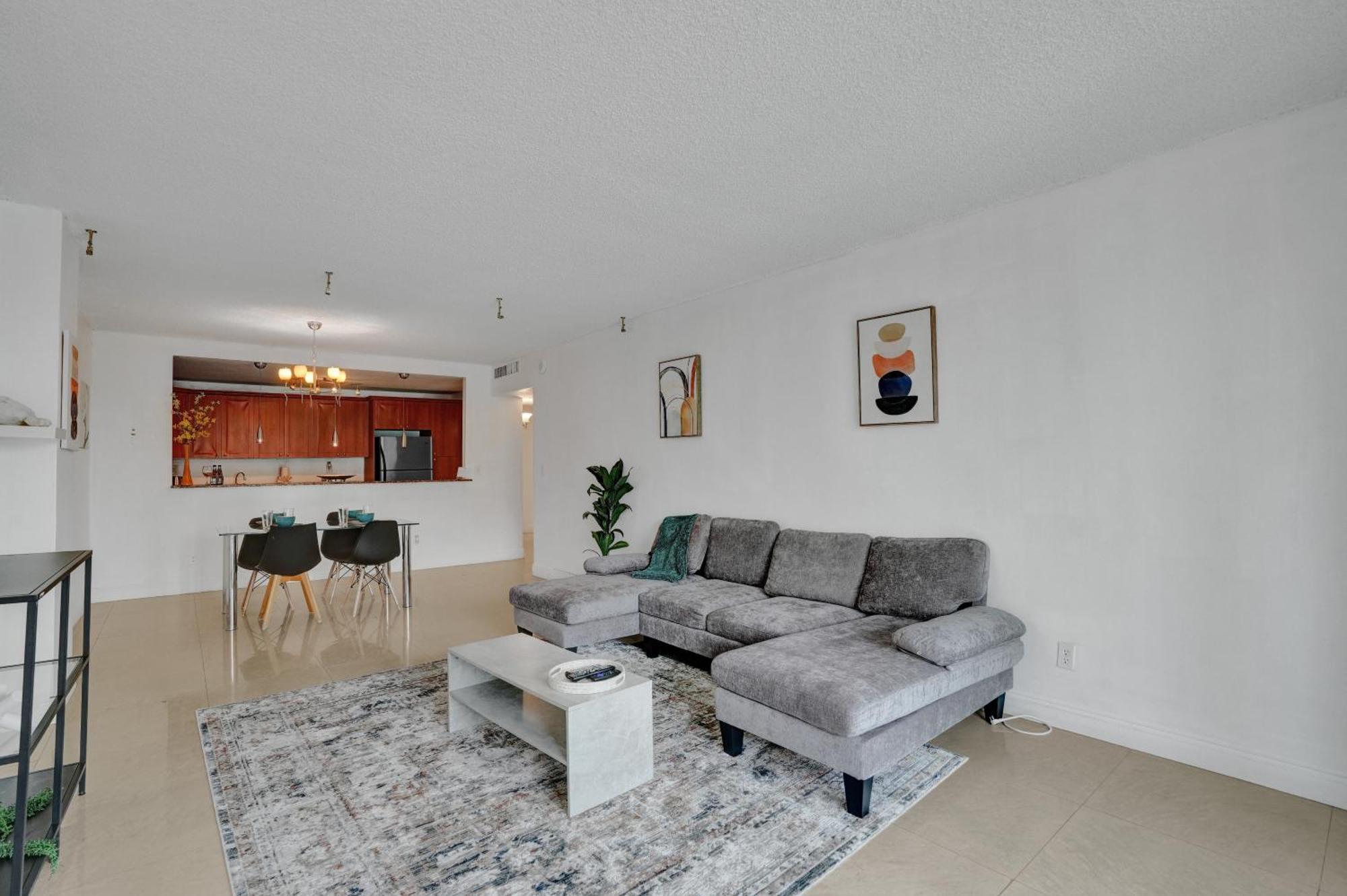 Ocean Reserve Luxury Condos Across From Sunny Isles Beach ميامي بيتش المظهر الخارجي الصورة