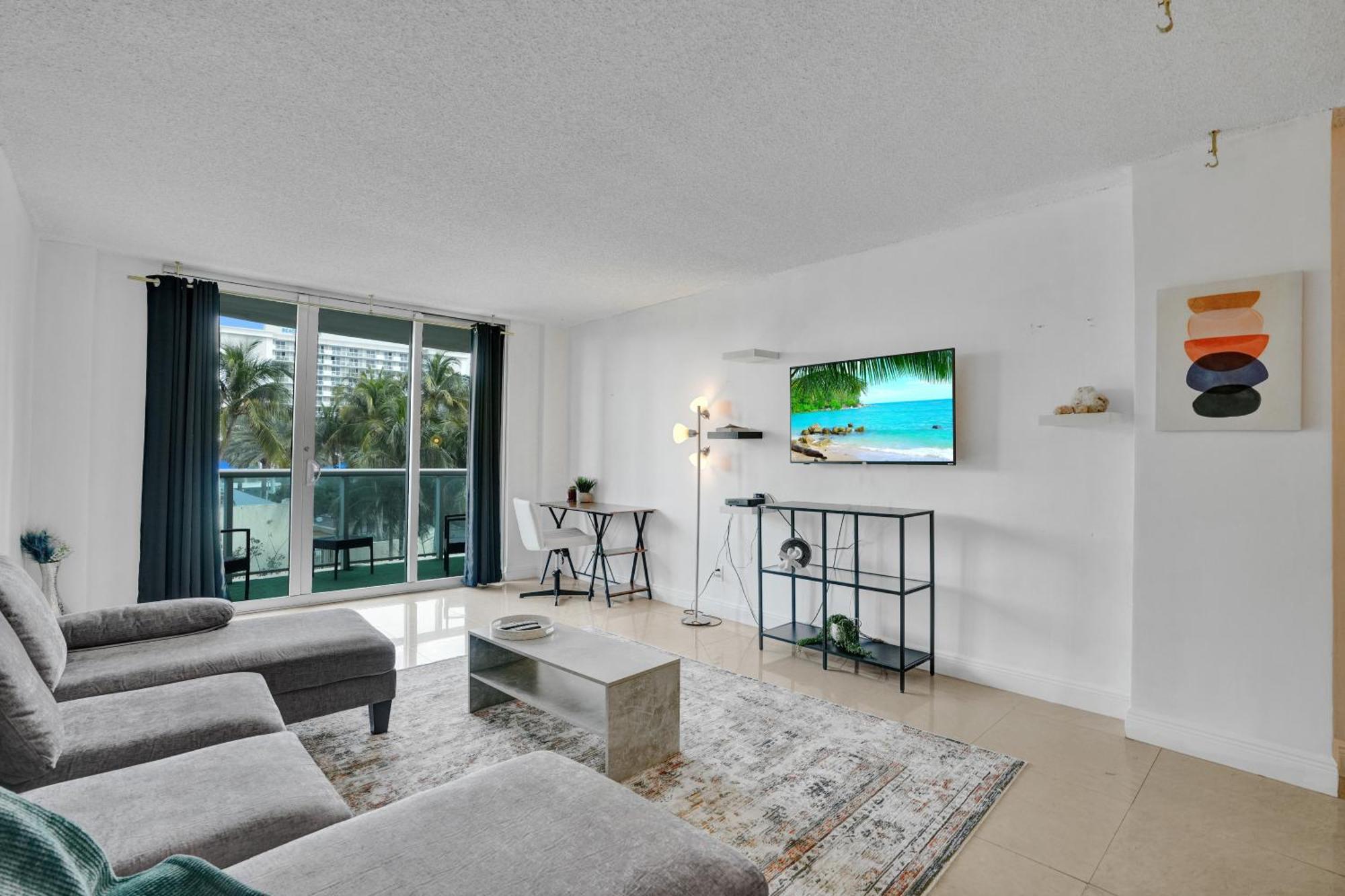 Ocean Reserve Luxury Condos Across From Sunny Isles Beach ميامي بيتش المظهر الخارجي الصورة