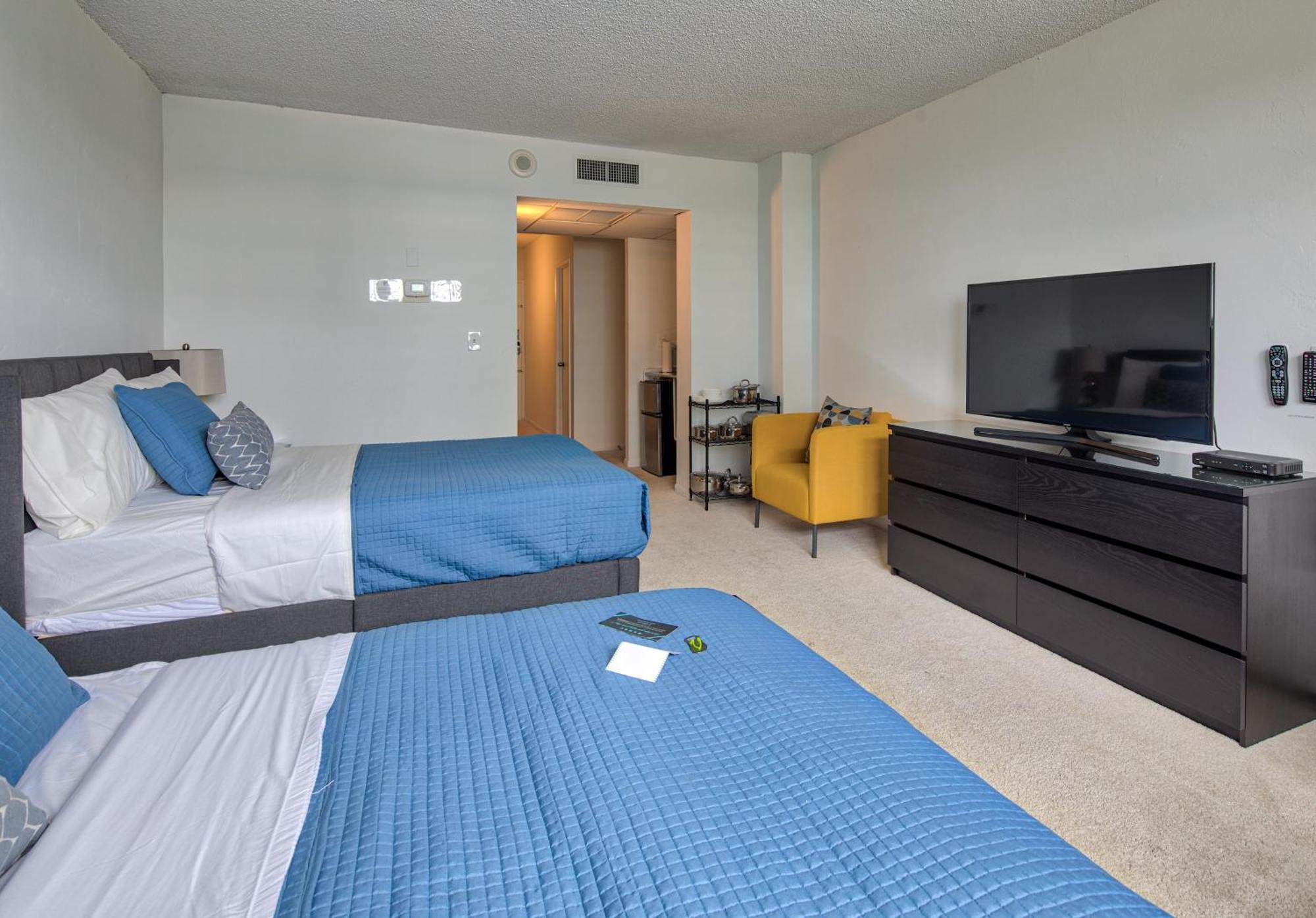 Ocean Reserve Luxury Condos Across From Sunny Isles Beach ميامي بيتش الغرفة الصورة