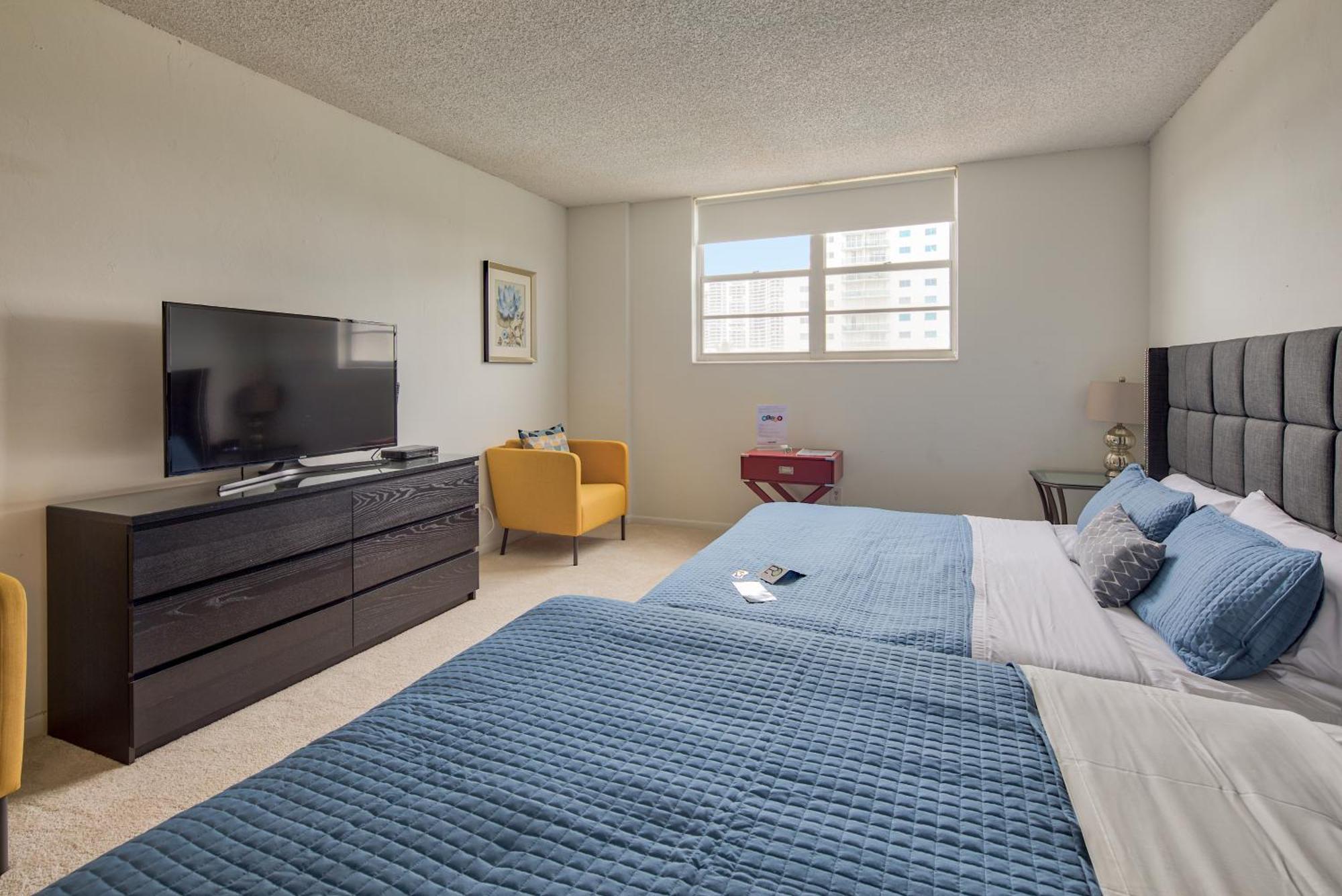 Ocean Reserve Luxury Condos Across From Sunny Isles Beach ميامي بيتش الغرفة الصورة