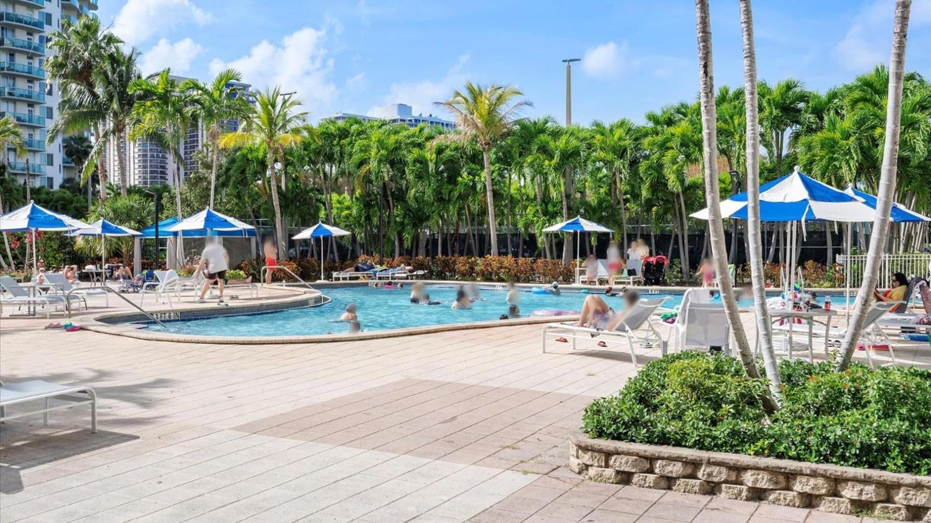 Ocean Reserve Luxury Condos Across From Sunny Isles Beach ميامي بيتش المظهر الخارجي الصورة