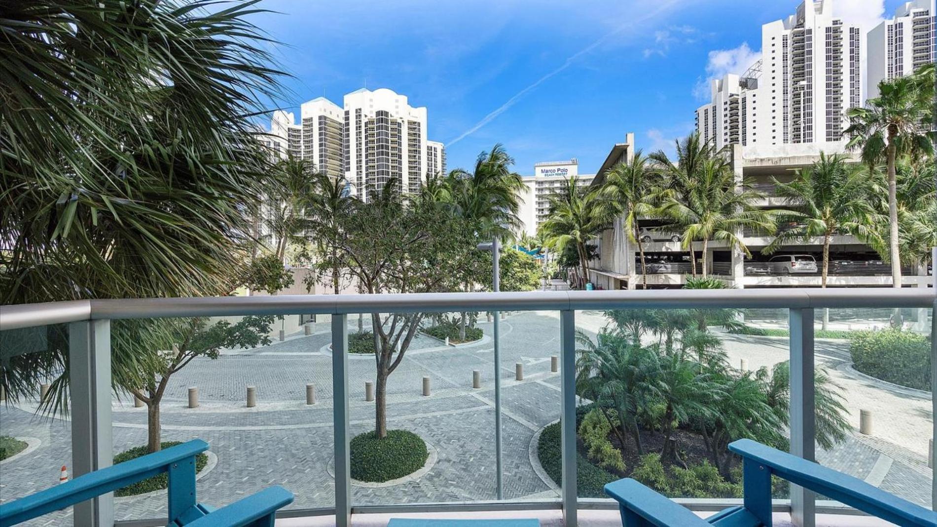Ocean Reserve Luxury Condos Across From Sunny Isles Beach ميامي بيتش الغرفة الصورة